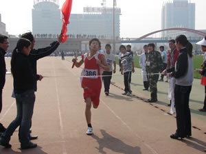運動會接力比賽沖刺