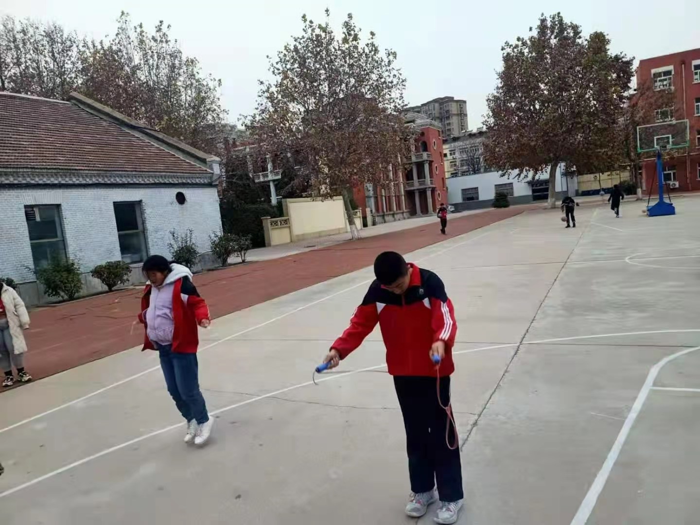 ”繩“彩飛揚---普利森職專職教活動周跳繩賽